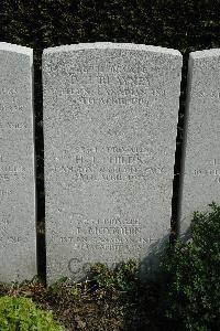 Bailleul Communal Cemetery (Nord) - Blayney, D J