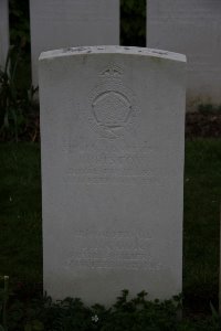 Bailleul Communal Cemetery (Nord) - Bristow, J