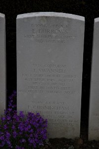 Bailleul Communal Cemetery (Nord) - Burrows, Ernest