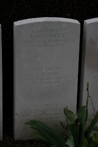 Bailleul Communal Cemetery (Nord) - Byrne, P