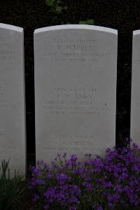 Bailleul Communal Cemetery (Nord) - Cambray, G