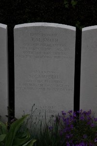 Bailleul Communal Cemetery (Nord) - Campbell, S