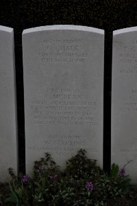 Bailleul Communal Cemetery (Nord) - Chalk, G