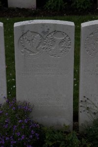 Bailleul Communal Cemetery (Nord) - Clarke, Joseph