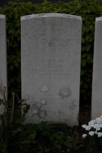 Bailleul Communal Cemetery (Nord) - Clarke, W