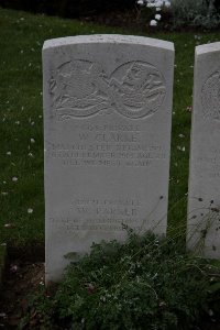 Bailleul Communal Cemetery (Nord) - Clarke, W