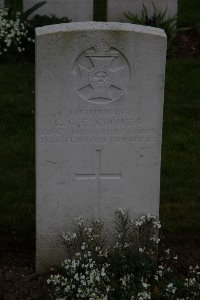 Bailleul Communal Cemetery (Nord) - Clowes, Charles George Edric