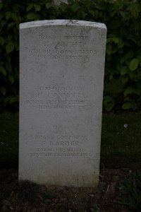 Bailleul Communal Cemetery (Nord) - Connolly, C