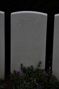 Bailleul Communal Cemetery (Nord) - Cox, A R T