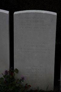 Bailleul Communal Cemetery (Nord) - Crossland, T