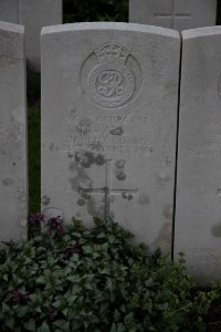 Bailleul Communal Cemetery (Nord) - Davis, H