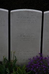 Bailleul Communal Cemetery (Nord) - Dodson, W E