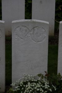 Bailleul Communal Cemetery (Nord) - Eaton, A