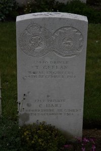 Bailleul Communal Cemetery (Nord) - Geelan, T