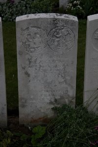 Bailleul Communal Cemetery (Nord) - Grady, A