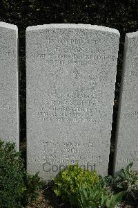 Bailleul Communal Cemetery (Nord) - Gridley, William Ernest