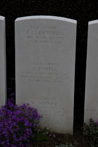 Bailleul Communal Cemetery (Nord) - Harvey, William