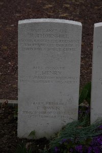 Bailleul Communal Cemetery (Nord) - Henry, E