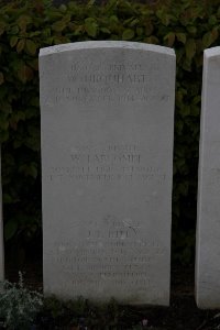 Bailleul Communal Cemetery (Nord) - Hill, J T