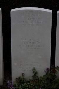 Bailleul Communal Cemetery (Nord) - James, J