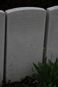 Bailleul Communal Cemetery (Nord) - Lambe, R