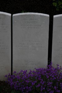 Bailleul Communal Cemetery (Nord) - Mansell, J