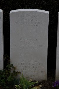 Bailleul Communal Cemetery (Nord) - Martin, J