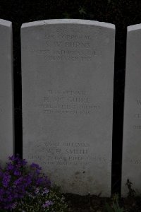 Bailleul Communal Cemetery (Nord) - McGuire, R