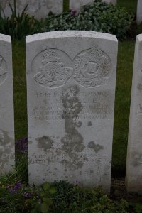 Bailleul Communal Cemetery (Nord) - Metcalfe, J