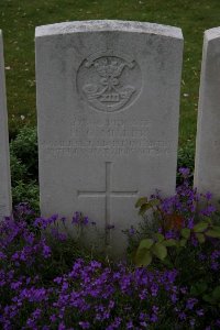 Bailleul Communal Cemetery (Nord) - Miller, Henry Charles