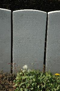 Bailleul Communal Cemetery (Nord) - Morrison, George Edward