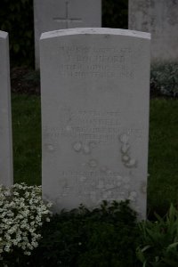 Bailleul Communal Cemetery (Nord) - Mosdell, A