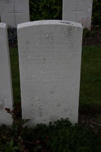 Bailleul Communal Cemetery (Nord) - Nolan, M