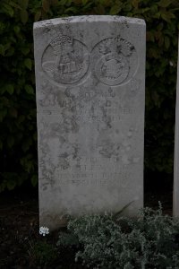 Bailleul Communal Cemetery (Nord) - Postlewaite, J