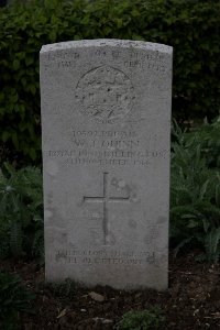 Bailleul Communal Cemetery (Nord) - Quinn, W J