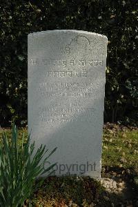 Bailleul Communal Cemetery (Nord) - Gurmukh Singh, 