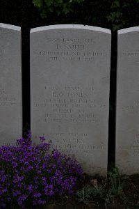 Bailleul Communal Cemetery (Nord) - Smith, D