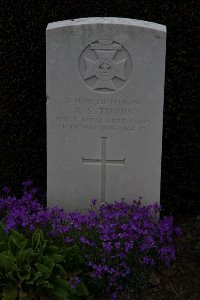 Bailleul Communal Cemetery (Nord) - Timmis, Richard Sutton