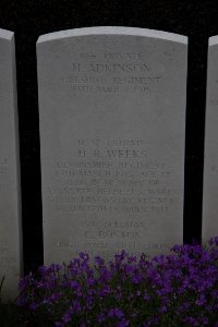 Bailleul Communal Cemetery (Nord) - Weeks, Herbert Stanley