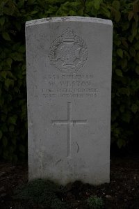 Bailleul Communal Cemetery (Nord) - Weston, W