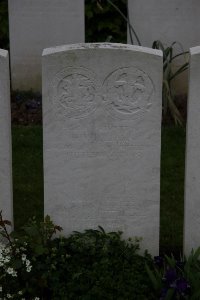 Bailleul Communal Cemetery (Nord) - Williams, H