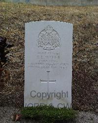 Stanley Military Cemetery - Wyllie, Roy Leslie