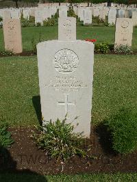 Cairo War Memorial Cemetery - Armstrong, F