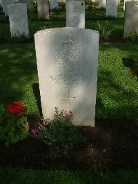 Cairo War Memorial Cemetery - Armstrong, R