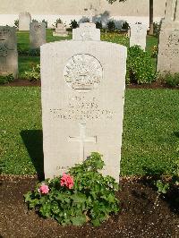 Cairo War Memorial Cemetery - Banks, Archa