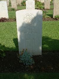 Cairo War Memorial Cemetery - Bennett, T