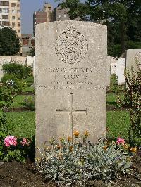 Cairo War Memorial Cemetery - Clowes, H