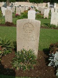 Cairo War Memorial Cemetery - Coulter, Robert James