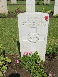 Cairo War Memorial Cemetery - Cross, Clive George Savage