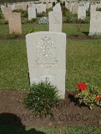 Cairo War Memorial Cemetery - Davis, T A W